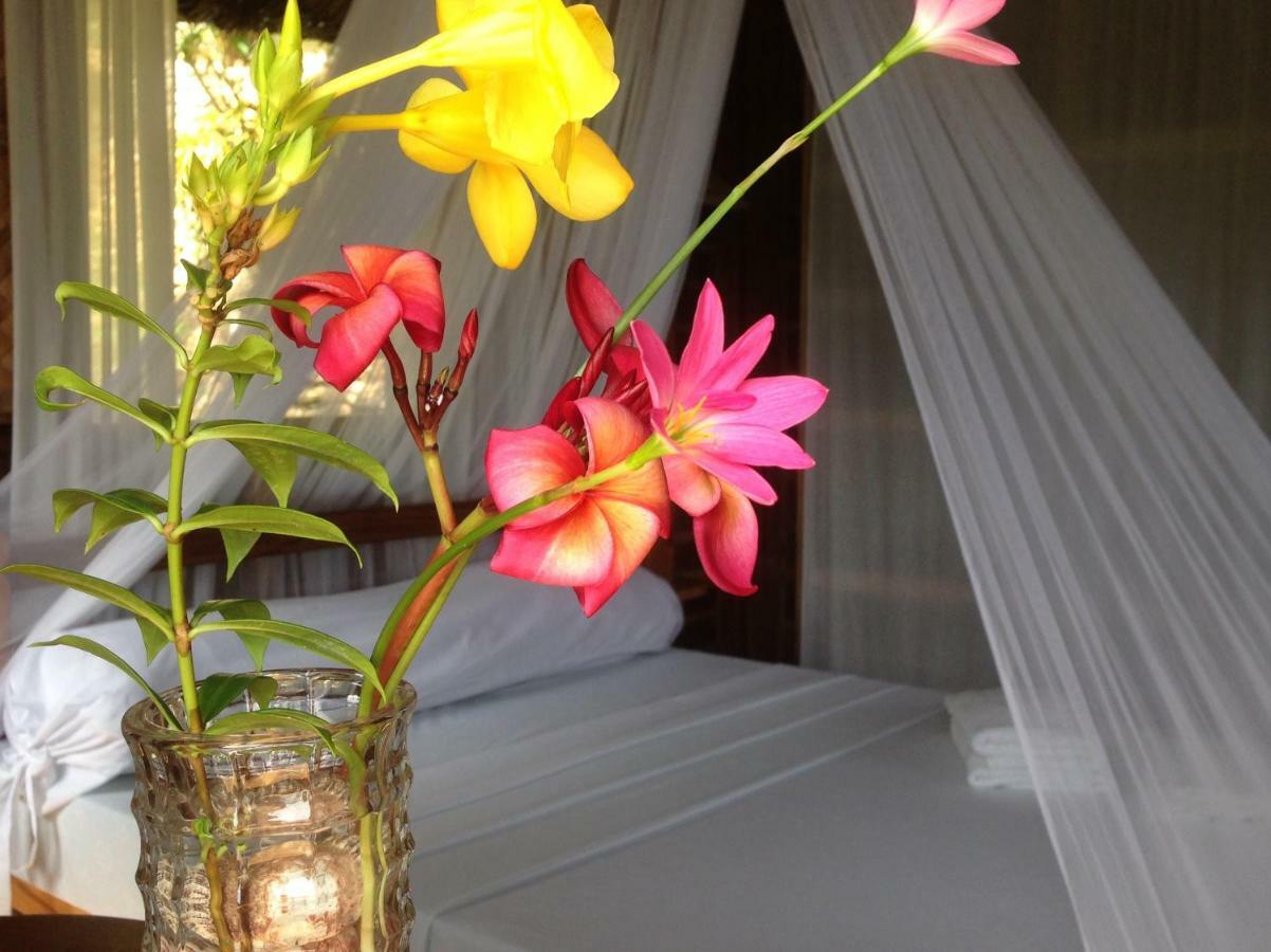 Tinaoog Beach Resort Alad Esterno foto